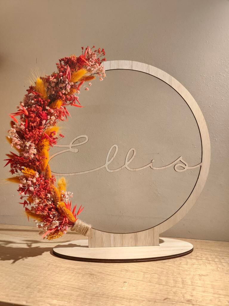 Naamcirkel met halve cirkel bloemen