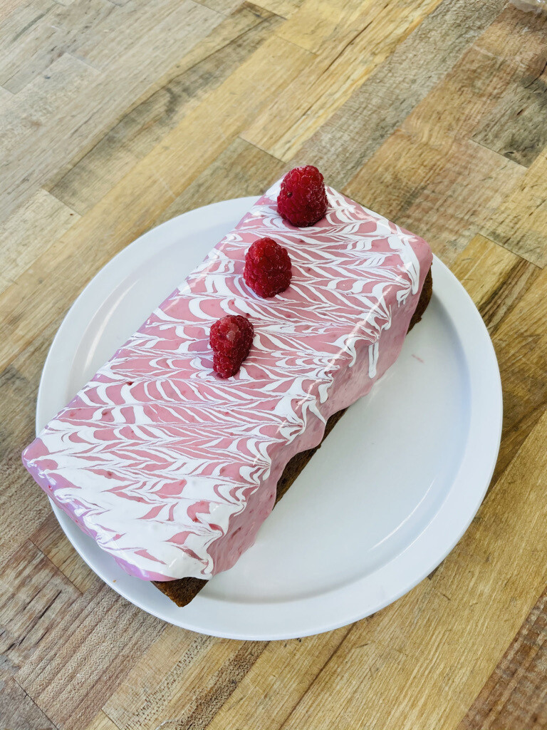 Cakes: Raspberry Cake