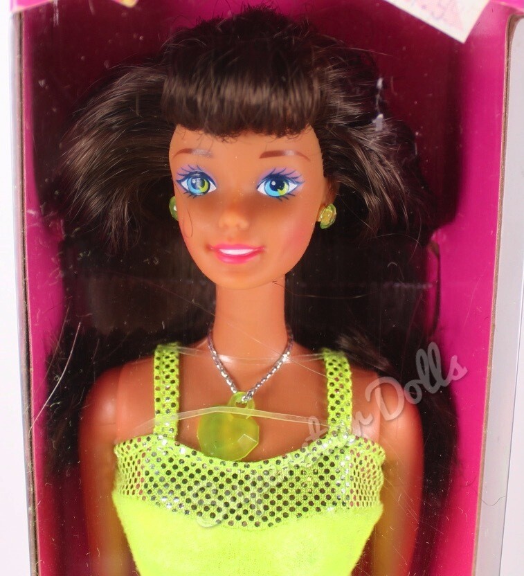 1997 Brunette Sweetheart Barbie doll