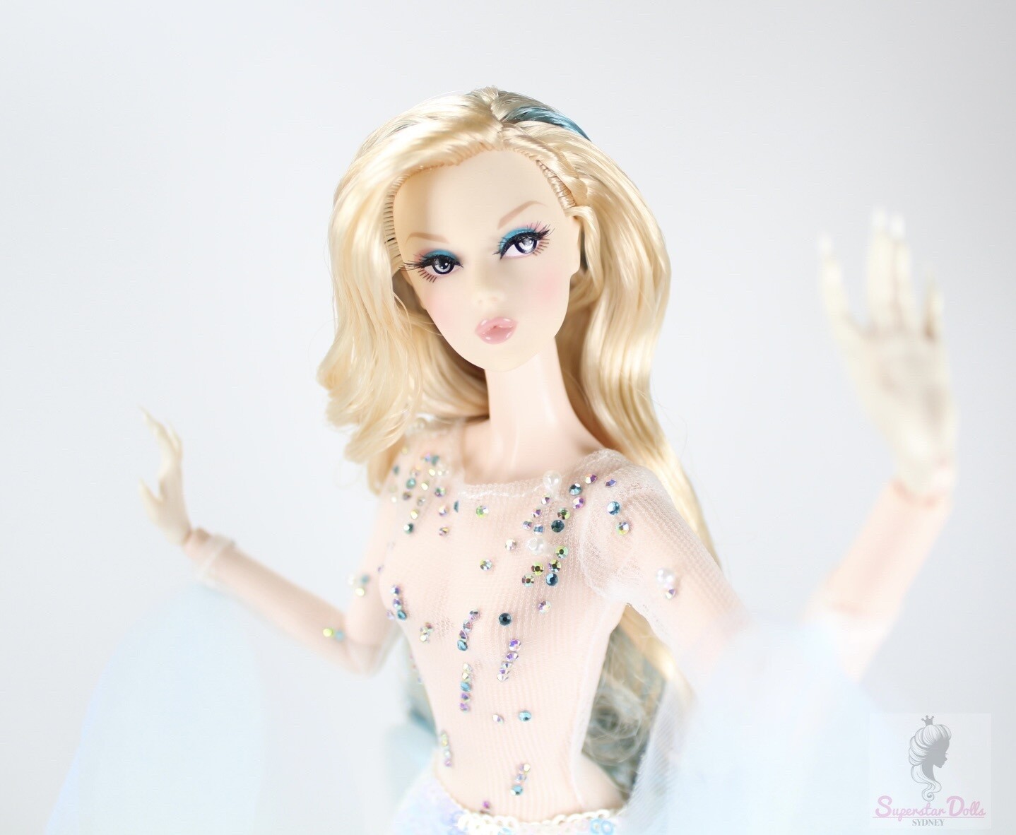 2020 Mermaid Tale of the World: Aquamarine DE-BOXED MIZI Doll