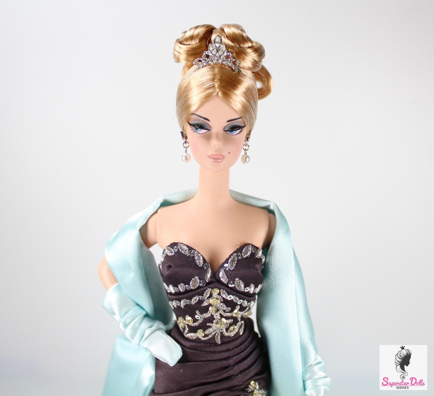 2005 Gold Label: "Stolen Magic" Silkstone DE-BOXED Barbie Doll From The Barbie F img
