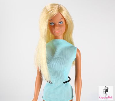 1971 MOD ERA Malibu Barbie Doll