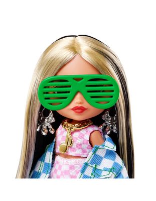 2021 Barbie Extra Minis Doll (Pleats Outfit/Green Glasses)