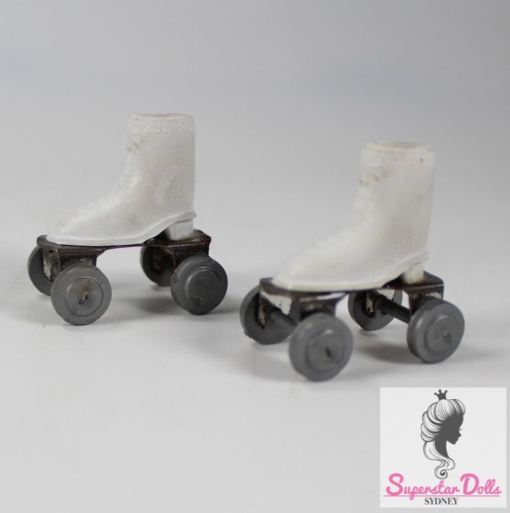 Vintage 1960&#39;s MOD ERA Hong Kong Clone Barbie Doll Roller Skates Shoes