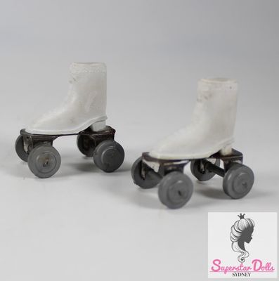 Vintage 1960&#39;s MOD ERA Hong Kong Clone Barbie Doll Roller Skates Shoes