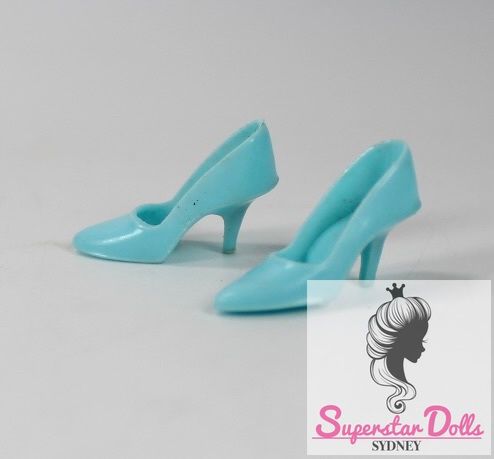 Vintage 1960&#39;s JAPAN Barbie Doll Closed Toe Heeled Shoes