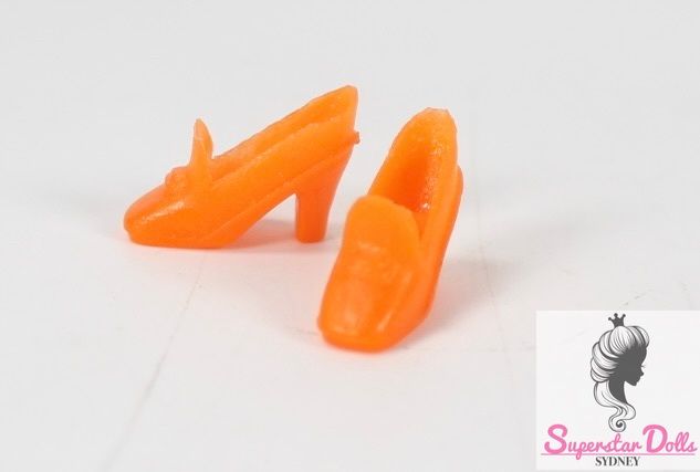 Vintage 1960&#39;s MOD ERA Hong Kong Clone Barbie Doll Pilgrim Heeled Shoes