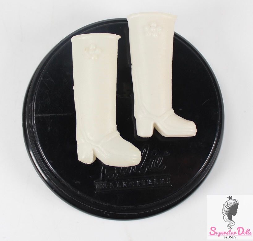 Vintage 1960&#39;s MOD ERA Hong Kong Clone Barbie Doll Boots