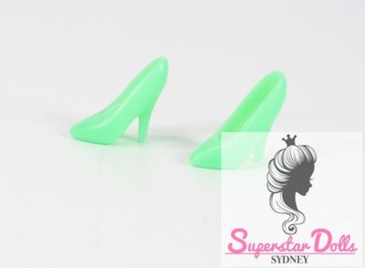 Vintage 1960&#39;s Hong Kong Clone Barbie Doll Closed Toe Heeled Shoes