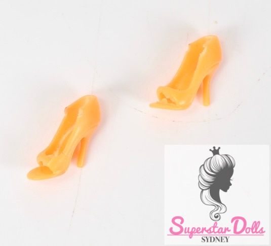 Vintage 1960&#39;s Hong Kong Clone Barbie Doll Open Toe Heeled Shoes