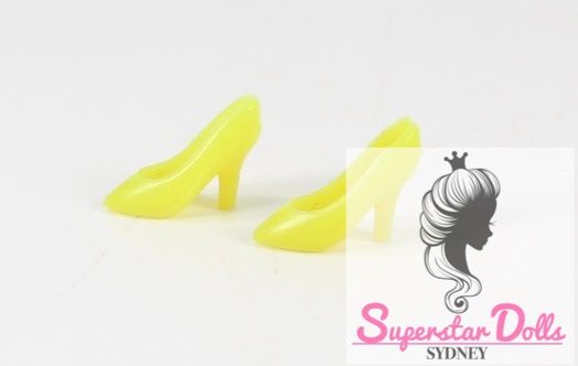 Vintage 1960&#39;s Hong Kong Clone Barbie Doll Closed Toe Heeled Shoes
