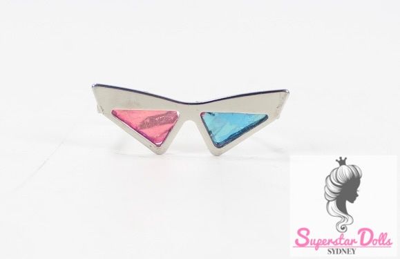 2019 Integrity Toys: &quot;Retro Dimensional&quot; Vanessa Sunglasses