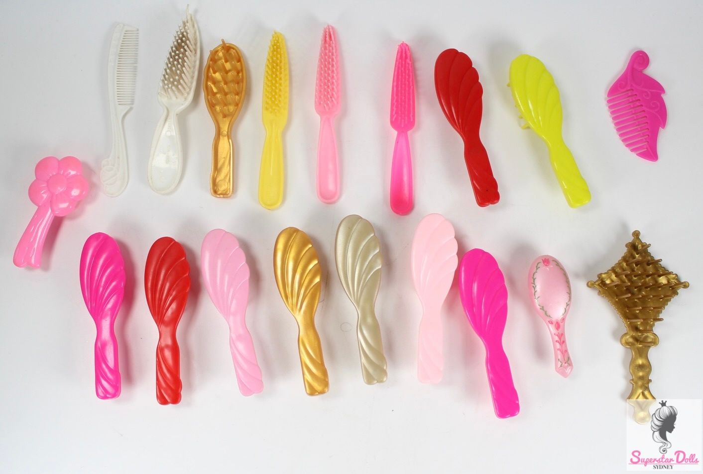 Vintage 80&#39;s/90&#39;s Era Barbie Doll Hairbrush Lot