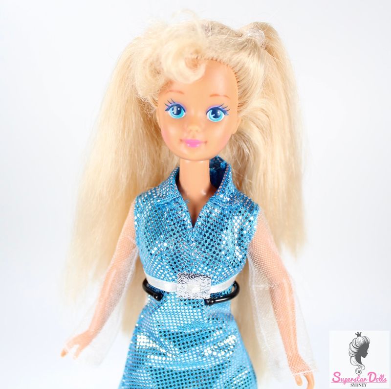 90&#39;s Era Skipper Barbie Doll in 1997 Teen Skipper Fashion Avenue Fashion