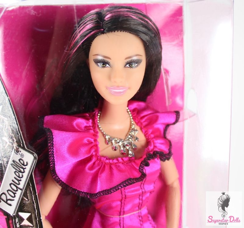 2011 &quot;Fashionistas&quot; Raquelle Barbie Doll