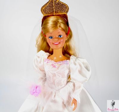 1984 &quot;Hot Stuff&quot; Skipper Barbie Doll in Bridal Fashion