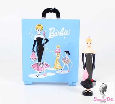 2001 Hallmark Mini &quot;Solo in the Spotlight&quot; Barbie Ornament &amp; Travel Case DE-BOXED
