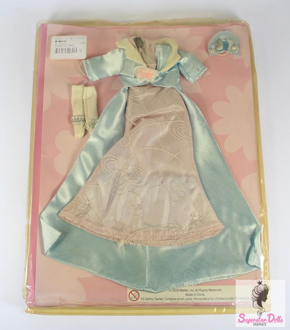 2000&#39;s Era &quot;Discover The World With Barbie: Sweden&quot; Fashion Set &amp; Magazine