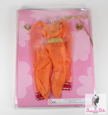 2000&#39;s Era &quot;Discover The World With Barbie: Nepal&quot; Fashion Set &amp; Magazine