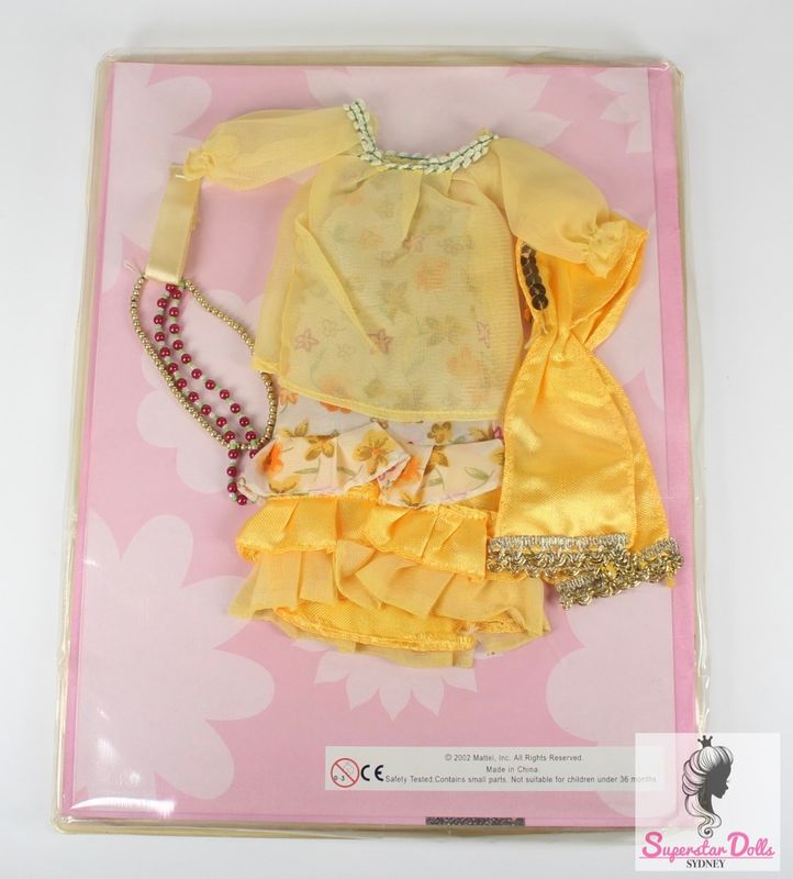 2000&#39;s Era &quot;Discover The World With Barbie: Bulgaria&quot; Fashion Set &amp; Magazine