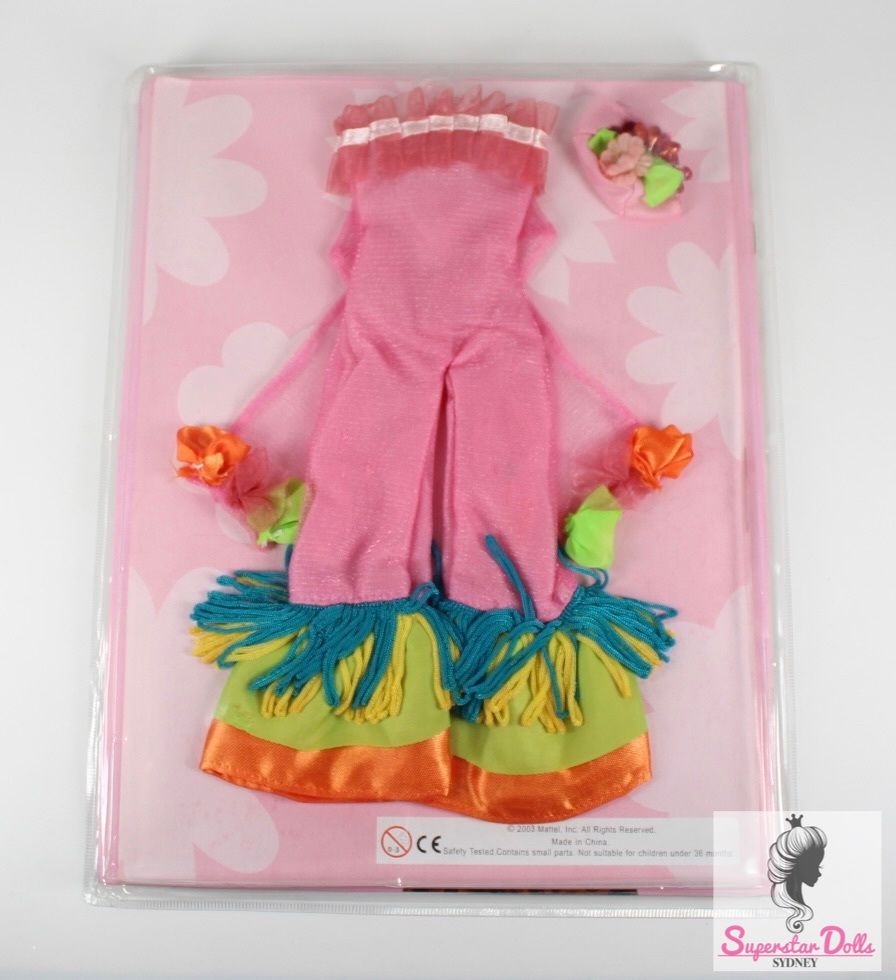 2000&#39;s Era &quot;Discover The World With Barbie: Cuba&quot; Fashion Set &amp; Magazine