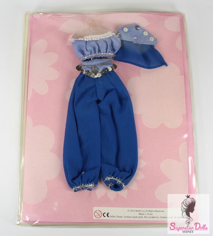 2000&#39;s Era &quot;Discover The World With Barbie: Morocco&quot; Fashion Set &amp; Magazine