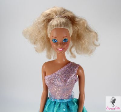 80&#39;s Superstar Era Barbie Doll in Clone Fashion
