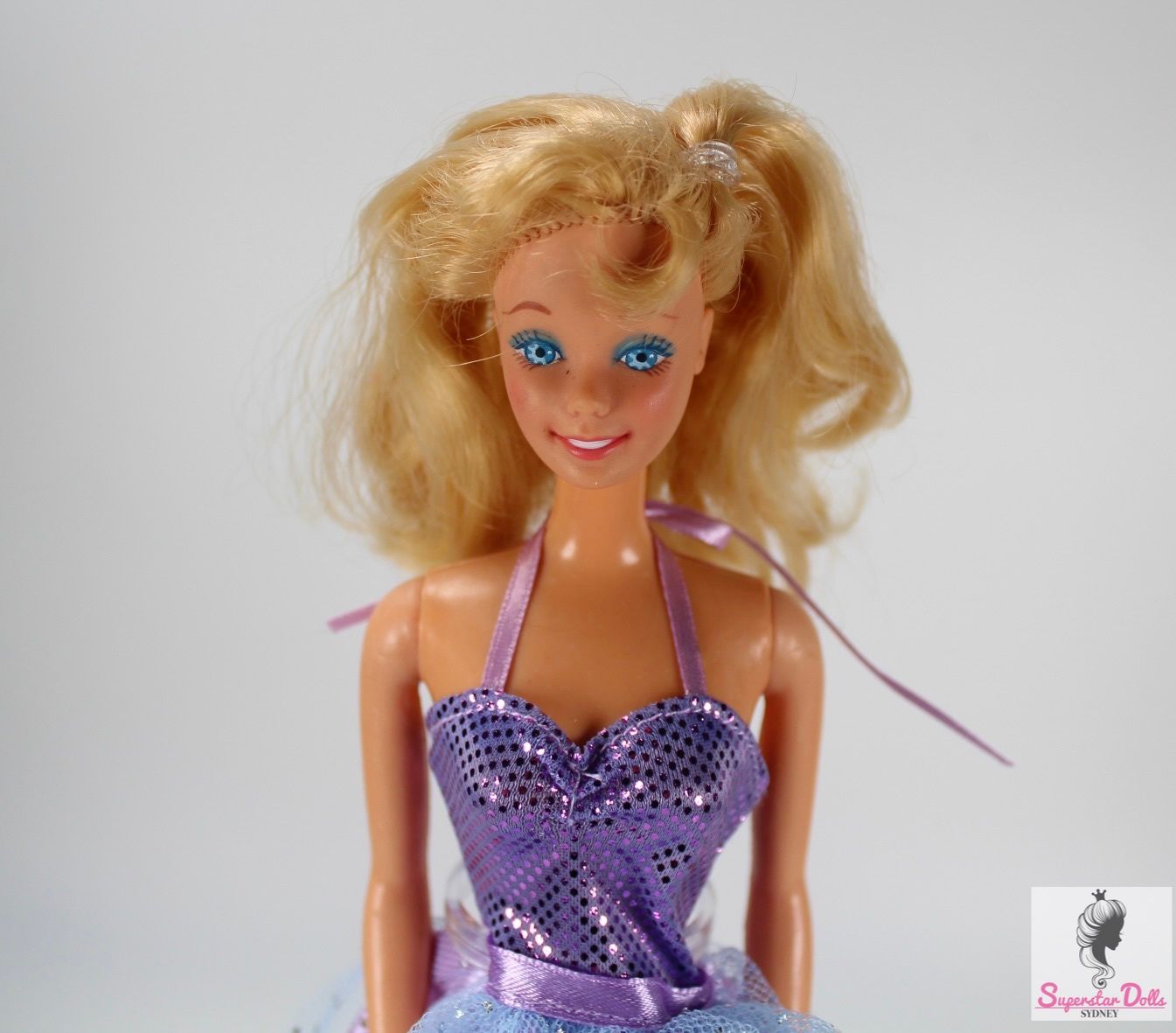 80&#39;s Era &quot;Happy Birthday&quot; Straight Legged Barbie Doll in Clone Fashion
