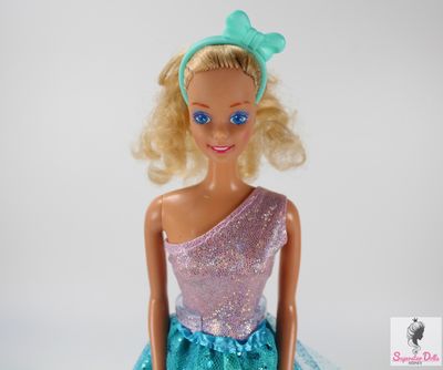 90&#39;s Superstar Era Barbie Doll in Clone Fashion