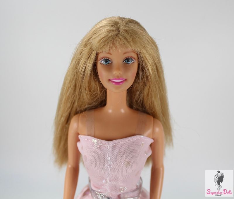 Late 90&#39;s/Early 2000&#39;s Era Barbie Doll in Clone Fashion