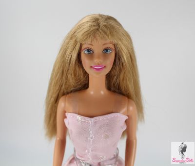 Late 90&#39;s/Early 2000&#39;s Era Barbie Doll in Clone Fashion