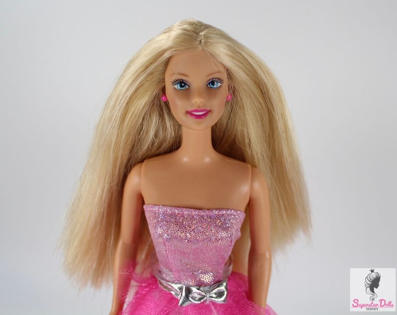 Late 90&#39;s/Early 2000&#39;s Era Barbie Doll in Clone Fashion