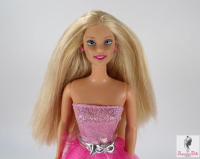 Late 90&#39;s/Early 2000&#39;s Era Barbie Doll in Clone Fashion