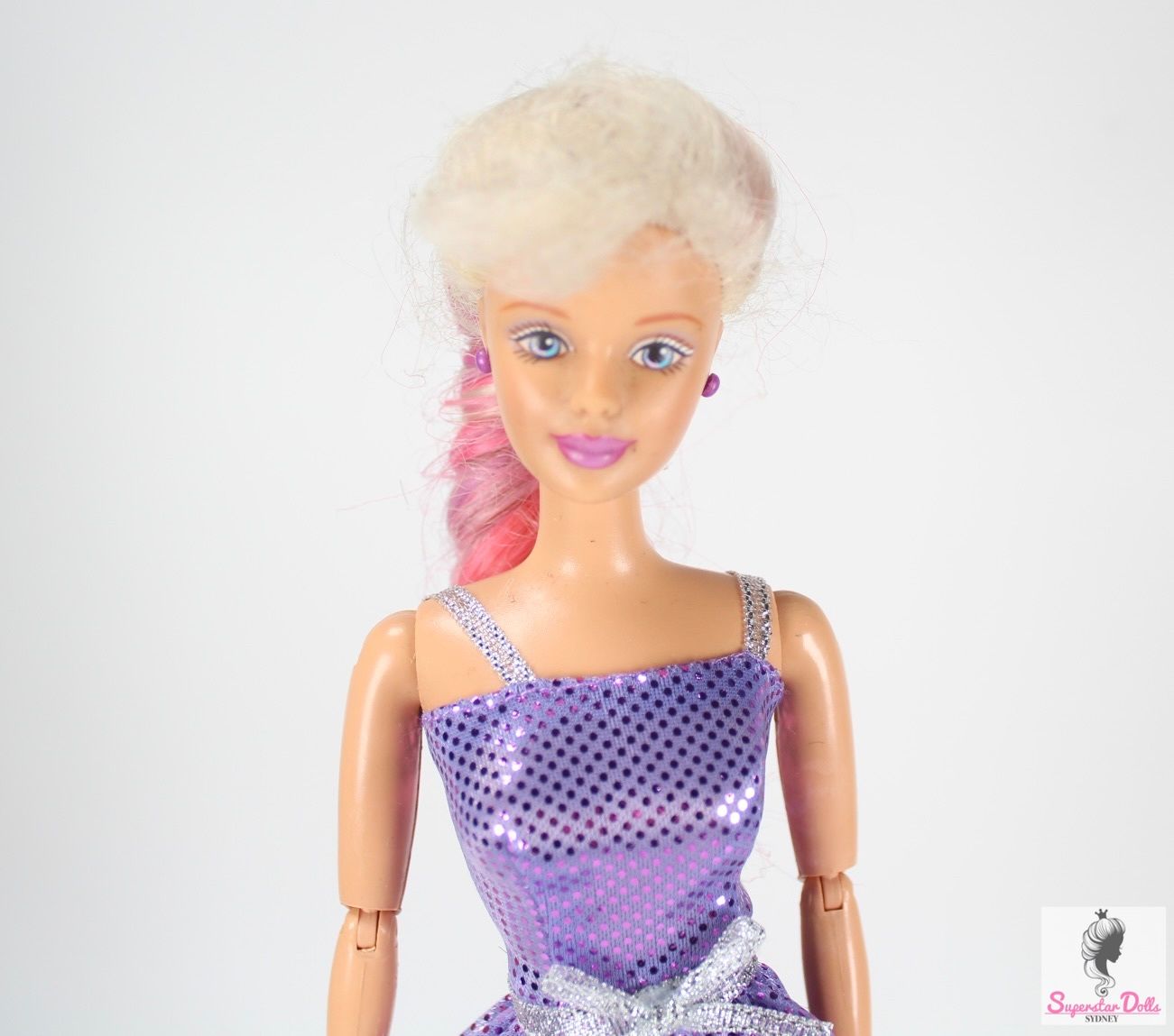90&#39;s Articulated Barbie Doll in Clone Fashion