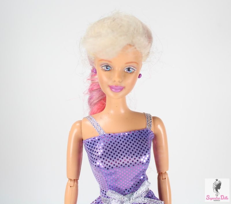 90&#39;s Articulated Barbie Doll in Clone Fashion