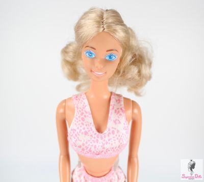 1987 &quot;Fun-To-Dress&quot; Foreign Edition DE-BOXED Barbie Doll