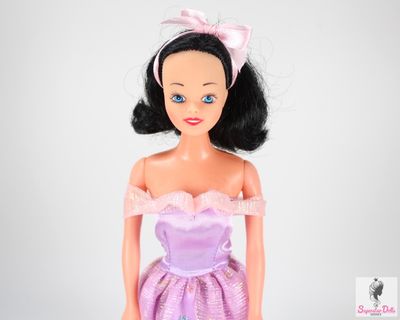Vintage 80&#39;s Era Disney &quot;Snow White&quot; Doll Made in Hong Kong
