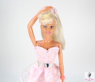 Vintage 80&#39;s/90&#39;s Era Sindy Doll By Hasbro
