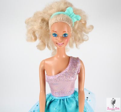 80&#39;s Superstar Era Barbie Doll in Clone Fashion