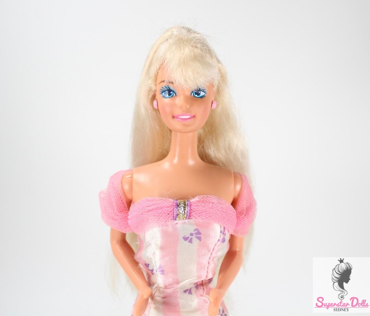 90&#39;s Superstar Era Barbie Doll in Mattel Fashion