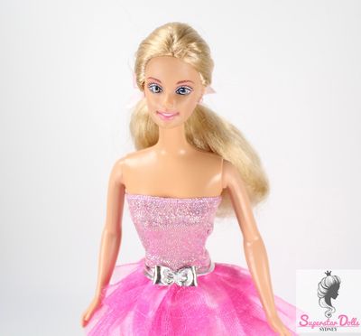 Late 90&#39;s/2000s Era Barbie Doll in clone Fashion