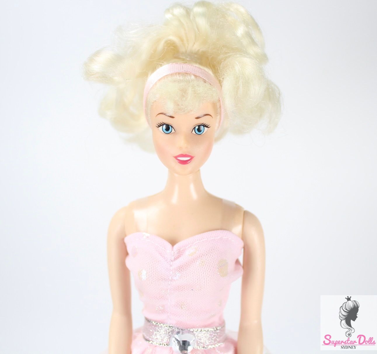 1990 Disney: &quot;Cinderella On Ice&quot; Collector Doll