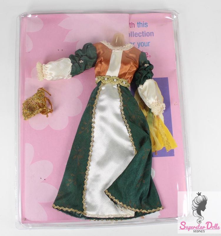 2000&#39;s Era &quot;Discover The World With Barbie: Romania&quot; DE-BOXED Fashion Set &amp; Magazine
