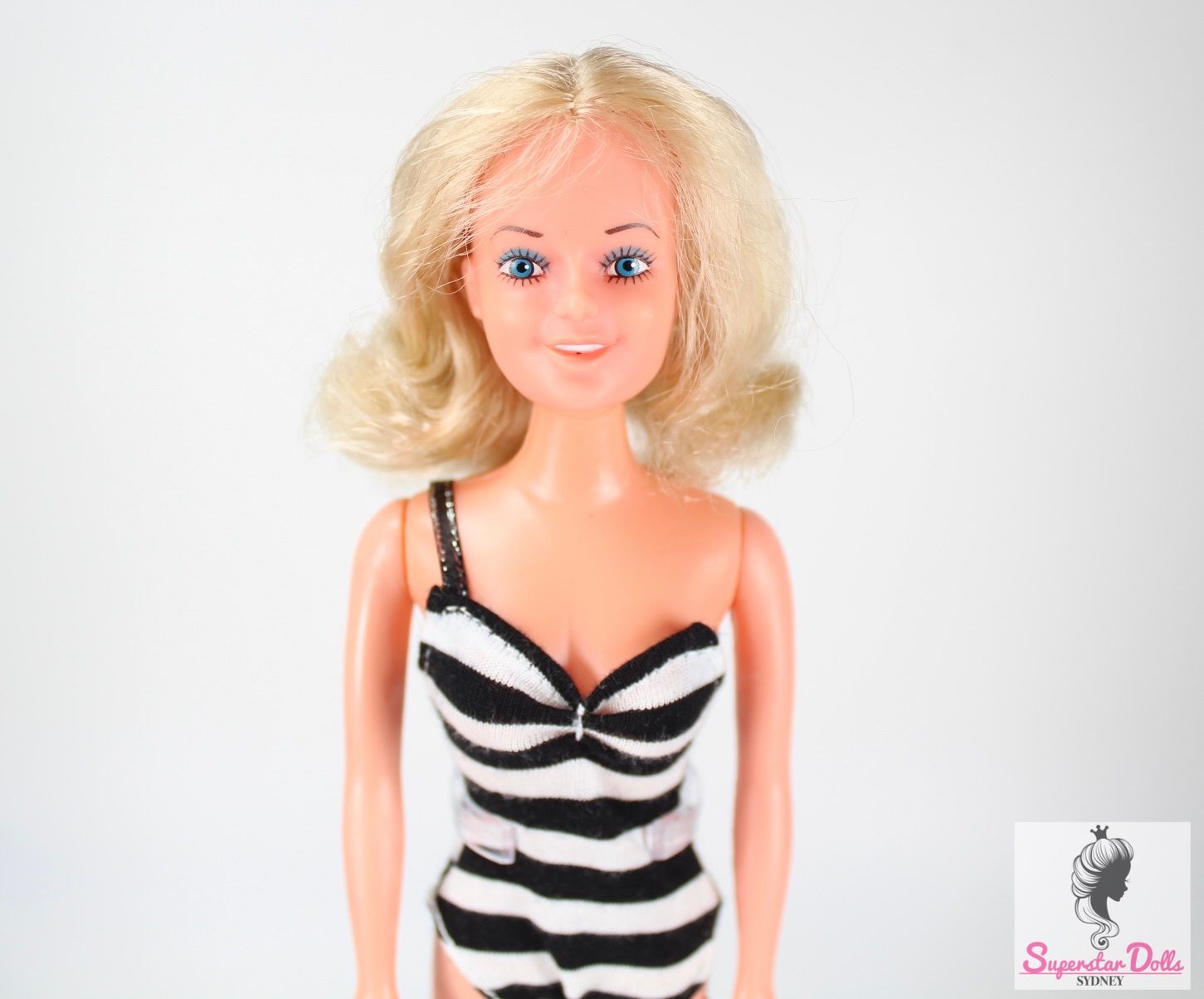 80&#39;s Era Uneeda Princess Hong Kong Clone Doll