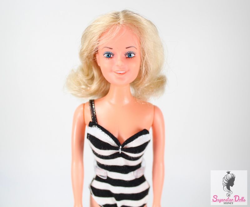 Vintage 70&#39;s/80&#39;s Era Uneeda Princess Hong Kong Clone Doll
