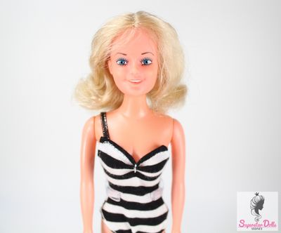 Vintage 70&#39;s/80&#39;s Era Uneeda Princess Hong Kong Clone Doll