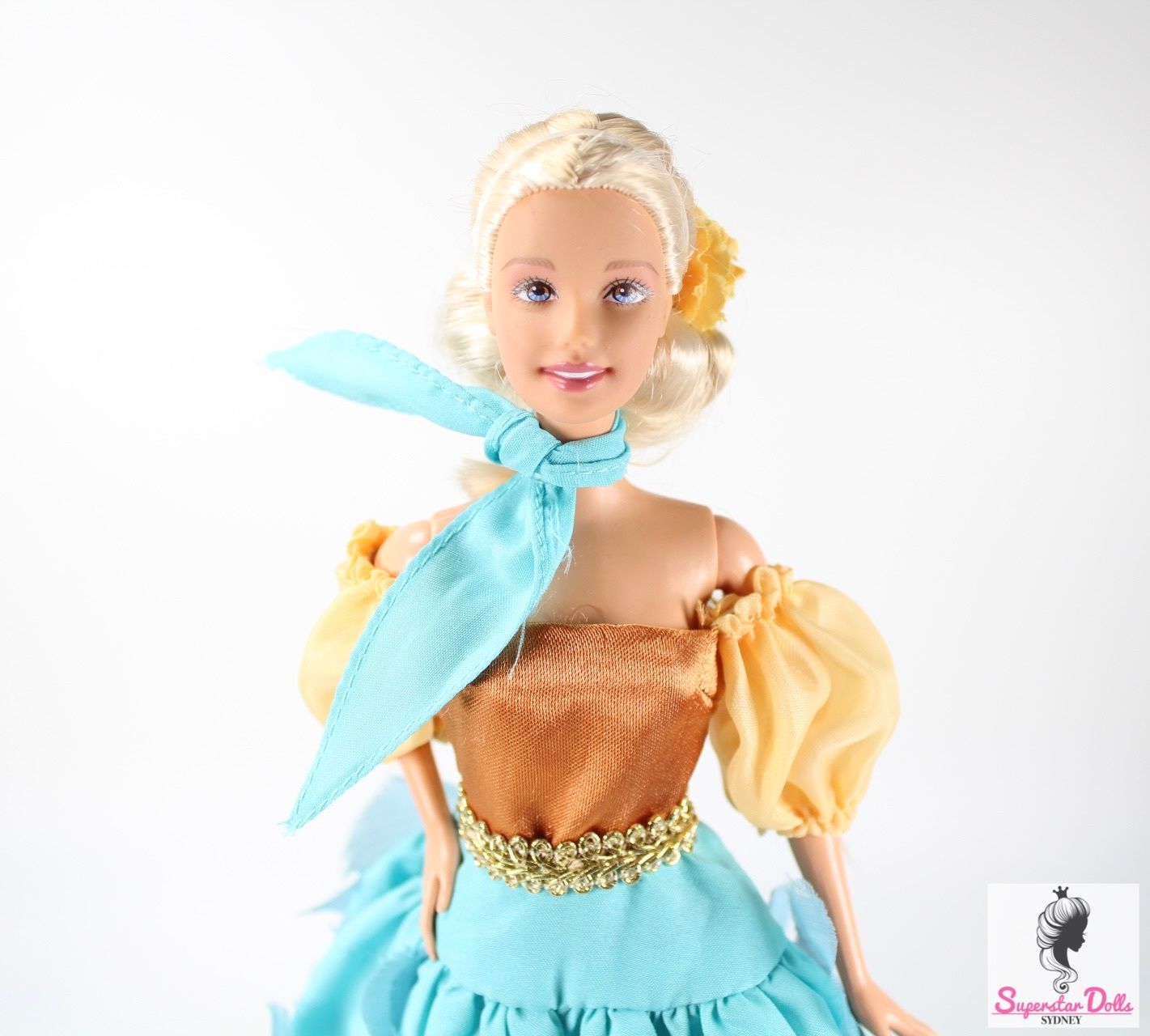 Barbie in 2000&#39;s Era &quot;Discover The World With Barbie: Venezuela &quot; Fashion Set &amp; Magazine