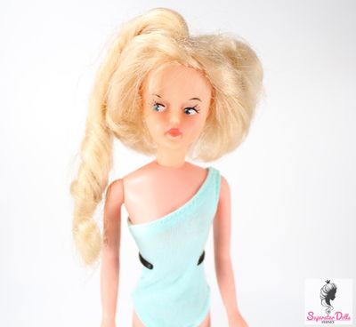 Vintage 1960&#39;s Ideal Tressy Doll