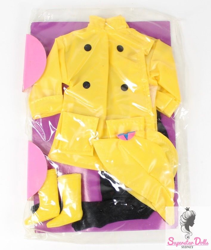 90&#39;s Era &quot;Adventures with Vicky&quot; Barbie Doll Clone Fashion Set