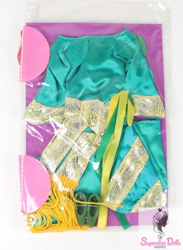 90&#39;s Era &quot;Adventures with Vicky&quot; Barbie Doll Clone Fashion Set